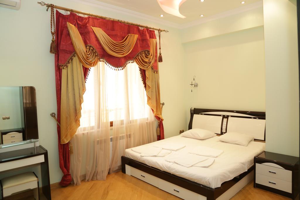 יירבאן Vip Apartment Next To Republic Square מראה חיצוני תמונה