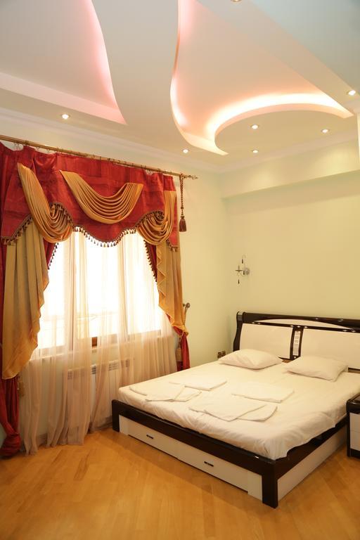 יירבאן Vip Apartment Next To Republic Square מראה חיצוני תמונה