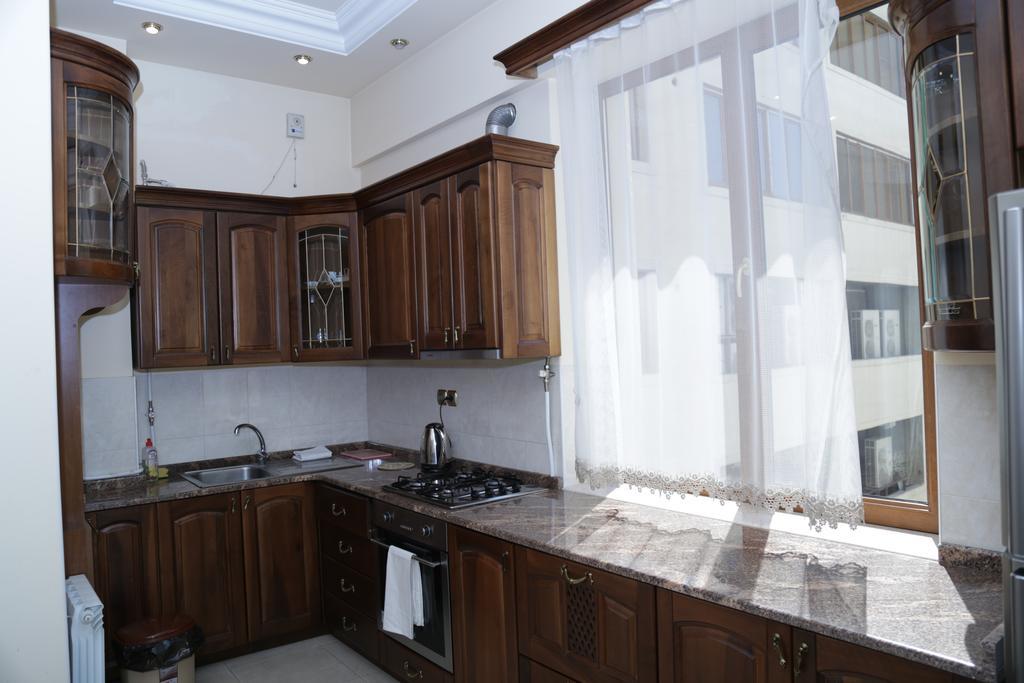 יירבאן Vip Apartment Next To Republic Square מראה חיצוני תמונה