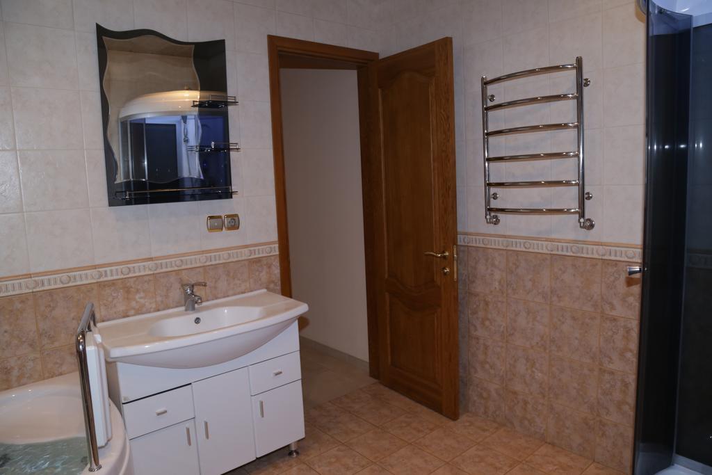 יירבאן Vip Apartment Next To Republic Square מראה חיצוני תמונה