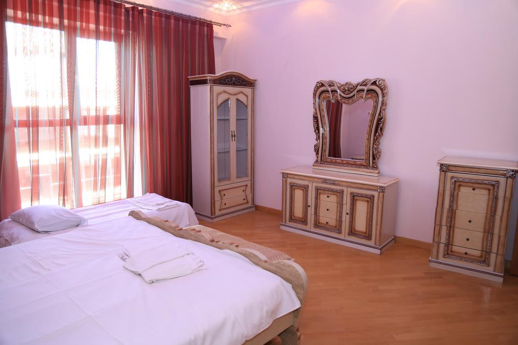 יירבאן Vip Apartment Next To Republic Square מראה חיצוני תמונה